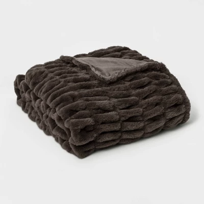 60" X 86" Faux Fur Oversized Bed Throw - Threshold Signature™ 4 60" X 86" Faux Fur Oversized Bed Throw - Threshold Signature™ - Image 4